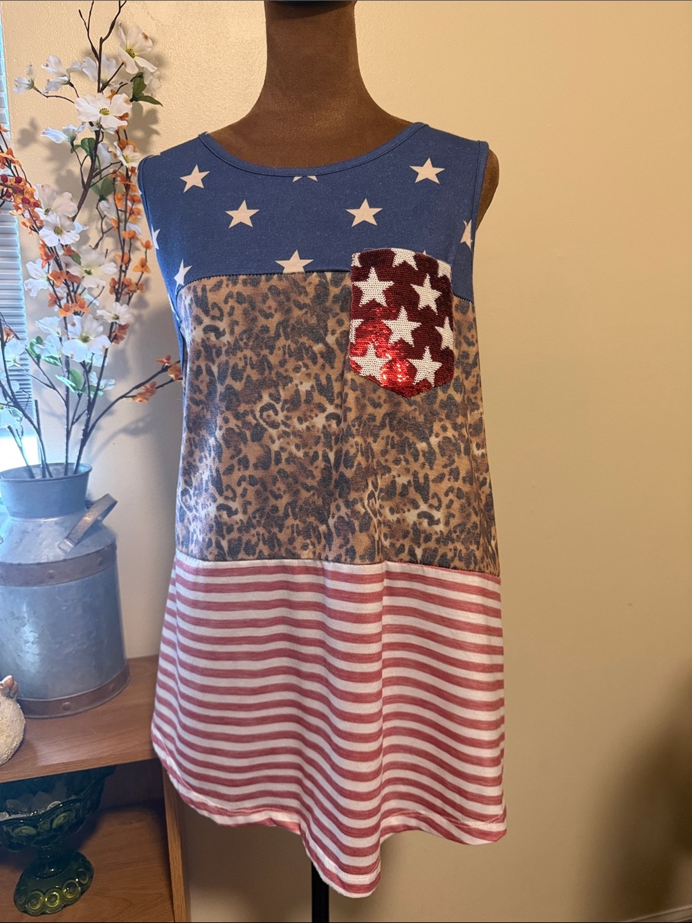 Grace & Emma Women’s Sleeveless Patriotic ColorBlock Tank Top - Blue/Red/Beige
